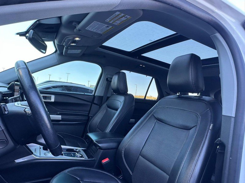 Used 2021 Ford Explorer Limited w/ Equipment Group 301A AWD/4WD image 8