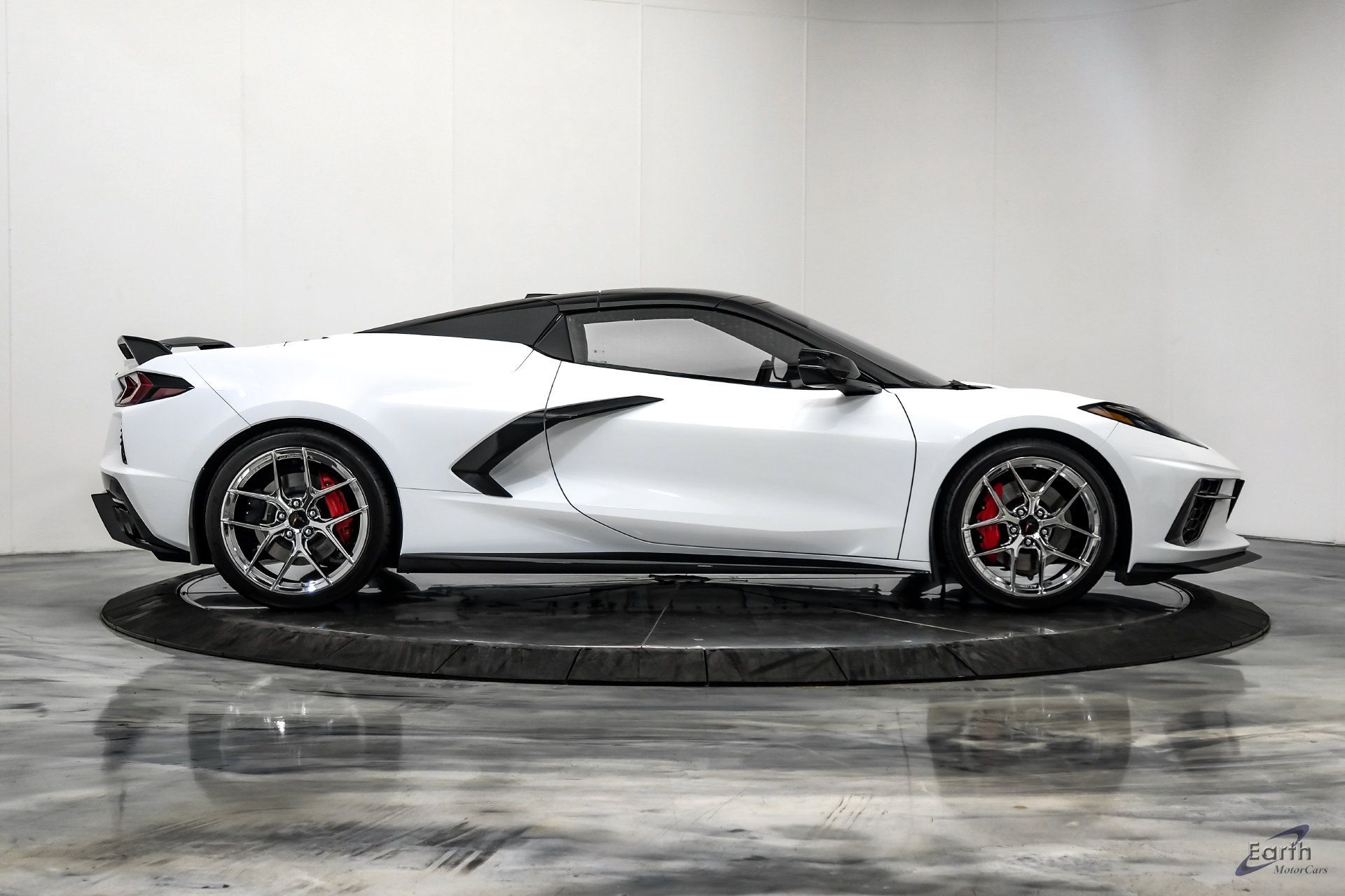 Used 2024 Chevrolet Corvette Stingray Premium Conv w/ Z51 Performance Package RWD image 25