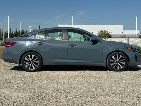 Used 2025 Nissan Sentra SV w/ SV Premium Package FWD image 9