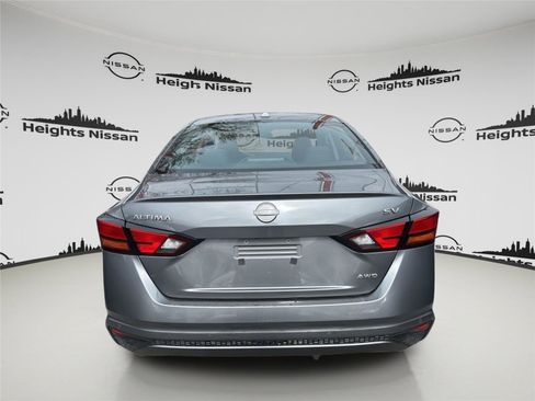 Used 2024 Nissan Altima 2.5 SV image 6