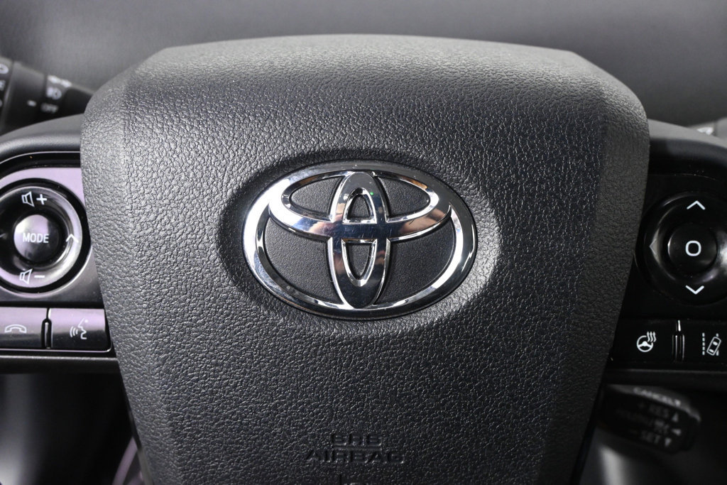 Used 2020 Toyota Prius XLE AWD/4WD image 35