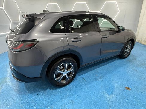 Used 2023 Honda HR-V EX-L image 9