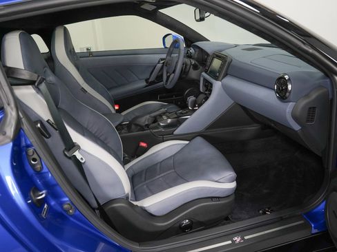 Used 2020 Nissan GT-R Premium AWD/4WD image 2