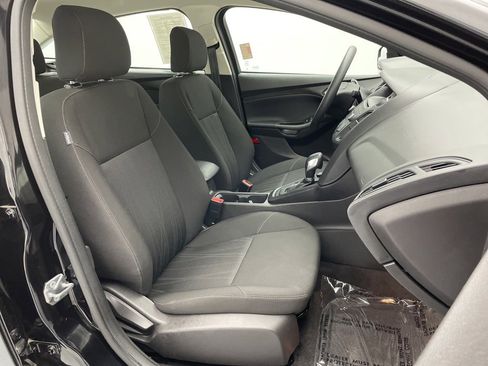Used 2017 Ford Focus SE image 40
