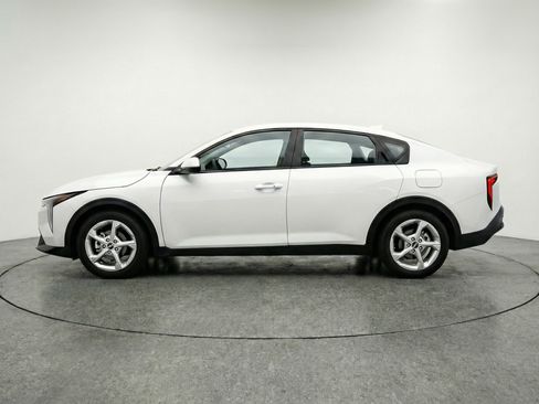 Used 2025 Kia K4 LXS image 5