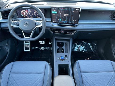 New 2026 Volkswagen Tiguan SE R-Line image 12