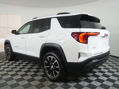 Used 2025 GMC Terrain Elevation w/ Elevation Premium Package AWD/4WD image 5