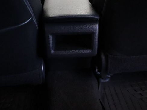 Used 2021 Toyota Camry SE w/ Carpet Mat Package (TMS) FWD image 31