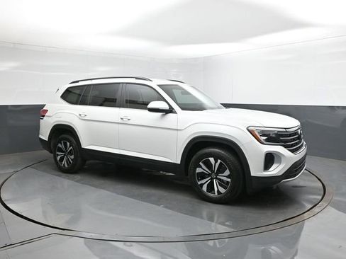 New 2026 Volkswagen Atlas SE image 17