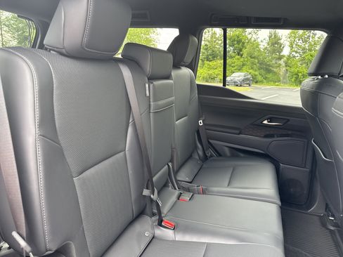 Used 2025 Lexus GX 550 w/ Accessory Package (2T) AWD/4WD image 38