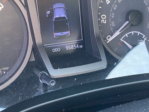 Used 2017 Toyota Tacoma TRD Off-Road w/ Tow Package image 11