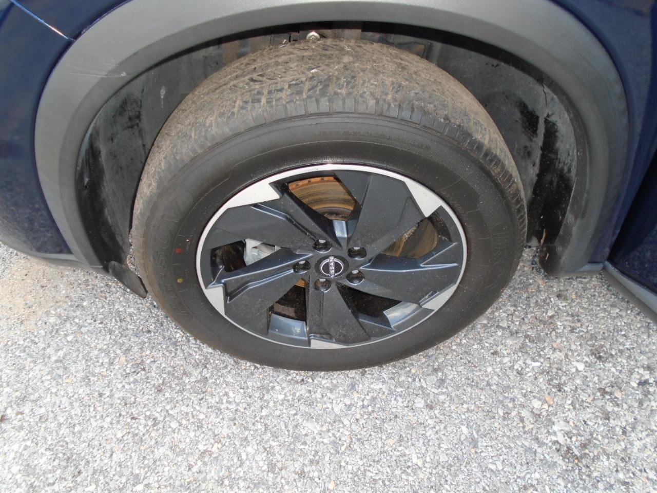 Used 2024 Nissan Rogue SV AWD/4WD image 19