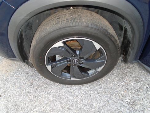 Used 2024 Nissan Rogue SV AWD/4WD image 19