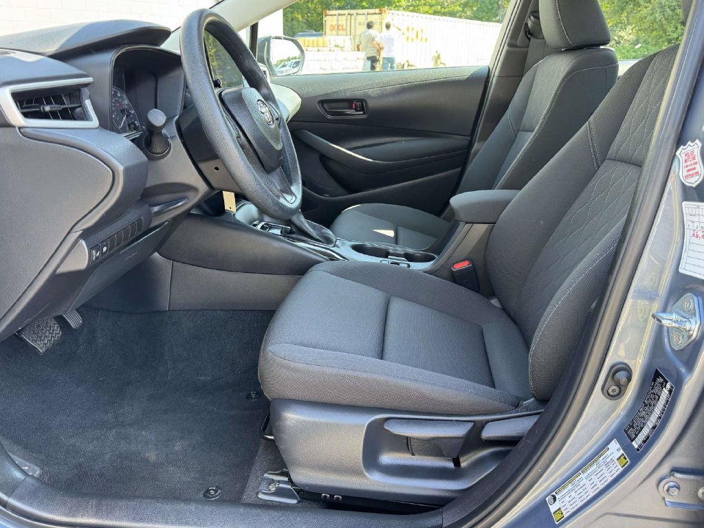 Used 2025 Toyota Corolla LE FWD image 20