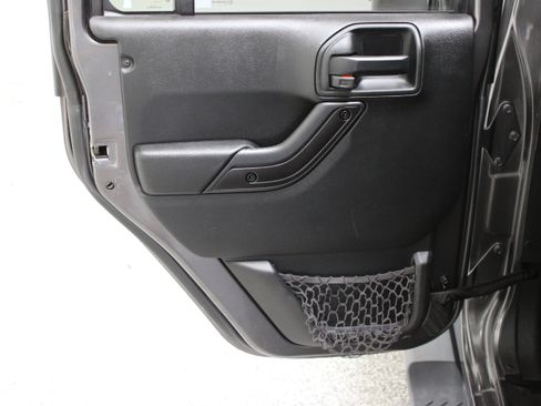 Used 2017 Jeep Wrangler Unlimited Sahara AWD/4WD image 25