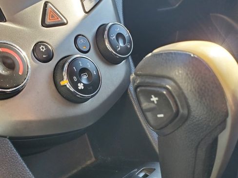 Used 2013 Chevrolet Sonic LT image 27