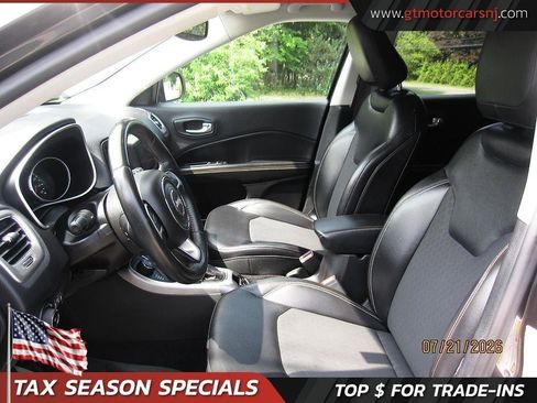 Used 2017 Jeep Compass Latitude w/ Popular Equipment Group AWD/4WD image 13