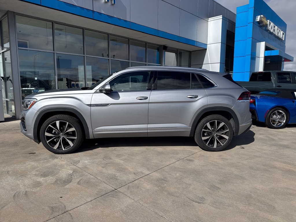Used 2026 Volkswagen Atlas Cross Sport SEL Premium R-Line AWD/4WD image 2