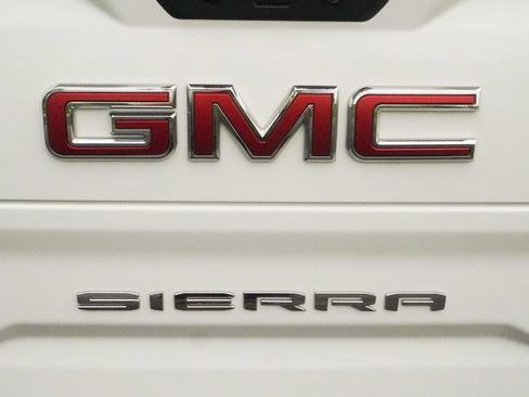 Used 2024 GMC Sierra 1500 SLT w/ SLT Premium Plus Package AWD/4WD image 43