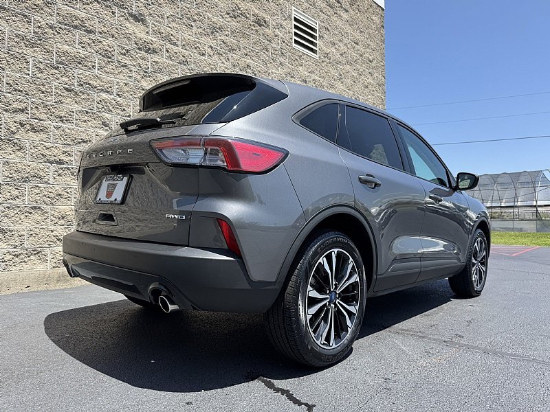 Used 2021 Ford Escape SE w/ SE Sport Appearance Package AWD/4WD image 5