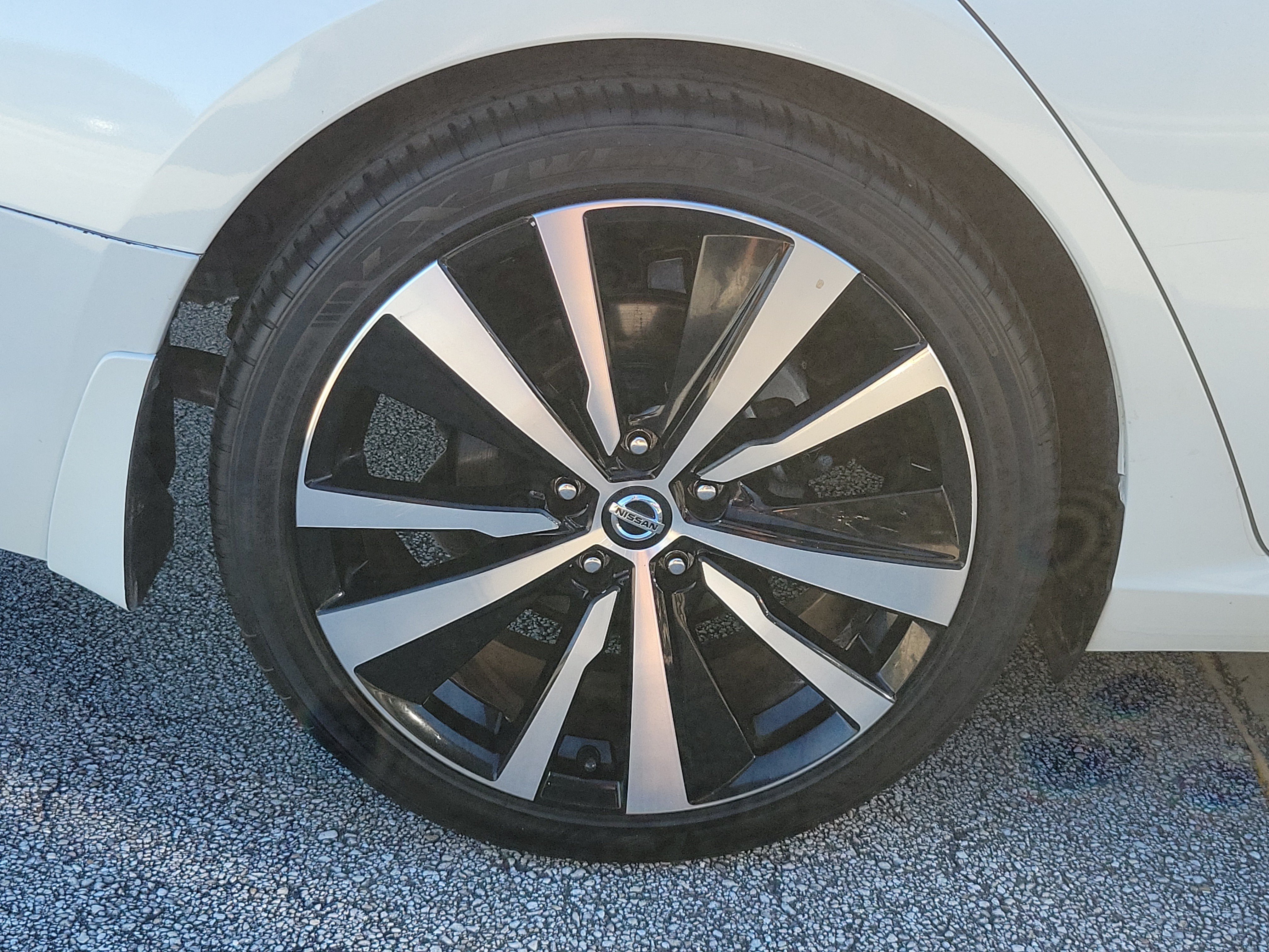 Used 2021 Nissan Altima 2.5 SR FWD image 5