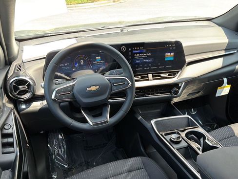 New 2026 Chevrolet Equinox LT FWD image 18