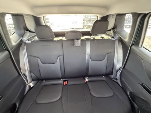 Used 2020 Jeep Renegade Sport image 17