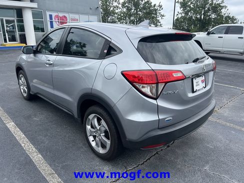 Used 2022 Honda HR-V LX image 2