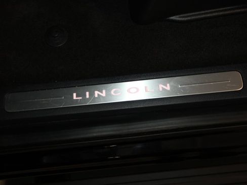 Used 2024 Lincoln Navigator Reserve AWD/4WD image 7