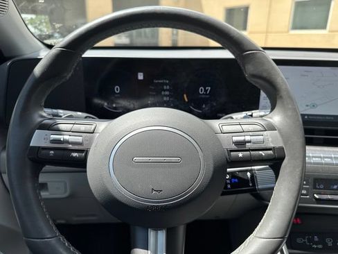Used 2024 Hyundai Kona Limited FWD image 18