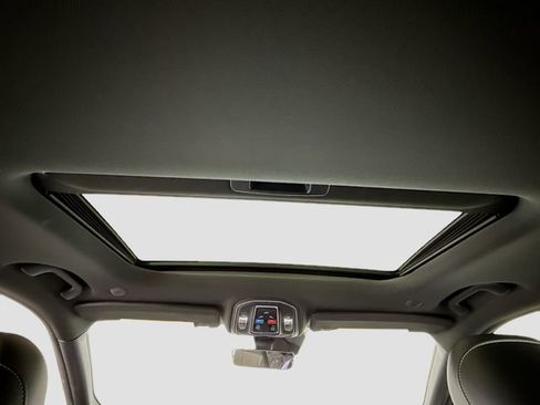 New 2025 Jeep Grand Cherokee Altitude image 20