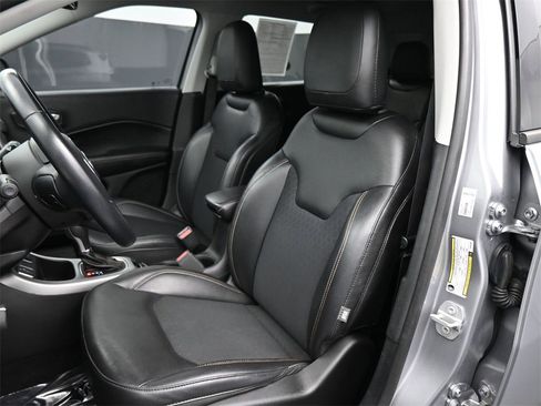 Used 2019 Jeep Compass Latitude w/ Popular Equipment Group image 15