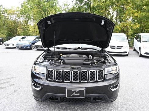 Used 2019 Jeep Grand Cherokee Laredo AWD/4WD image 38