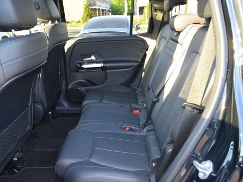 Used 2020 Mercedes-Benz GLB 250 4MATIC image 32