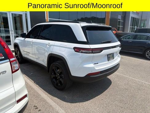 Used 2024 Jeep Grand Cherokee Limited w/ Black Appearance Package AWD/4WD image 4
