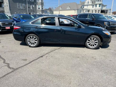 Used 2016 Toyota Camry XLE w/ Moonroof Package image 5