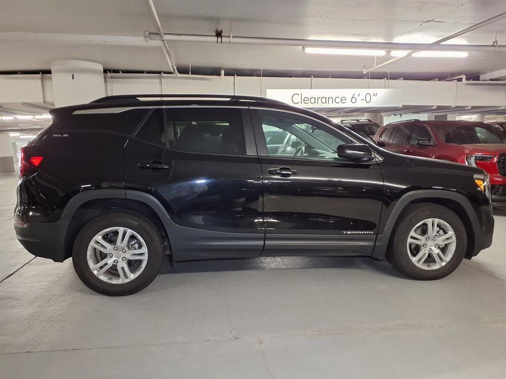 Certified 2022 GMC Terrain SLE w/ Driver Convenience Package FWD image 21