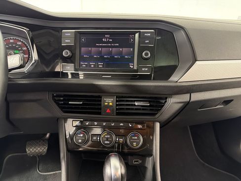 Used 2019 Volkswagen Jetta SE FWD image 15