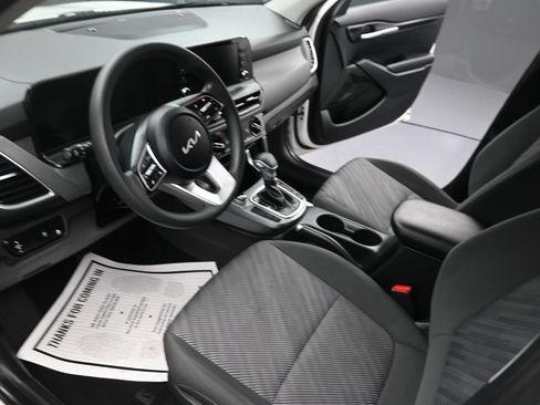 Used 2024 Kia Seltos LX AWD/4WD image 17