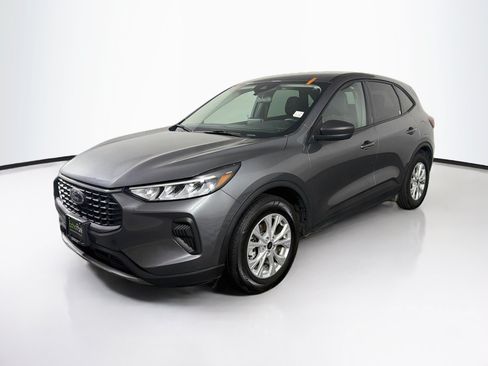 Used 2025 Ford Escape Active FWD image 3