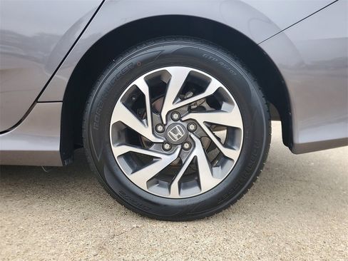 Used 2018 Honda Civic EX image 7