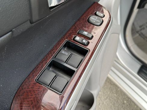 Used 2014 Toyota Camry XLE w/ Leather Package FWD image 18