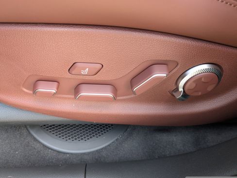 New 2025 Genesis GV80 3.5T Prestige image 18