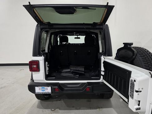 Used 2021 Jeep Wrangler Unlimited Sport image 23