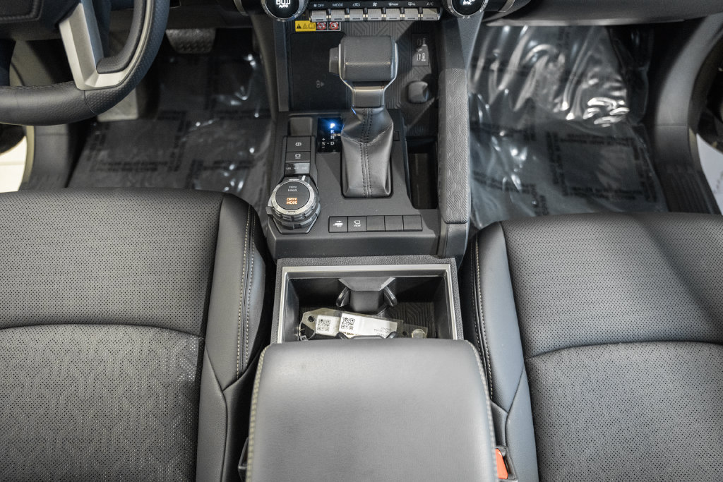 Certified 2025 Toyota Tacoma Limited AWD/4WD image 34