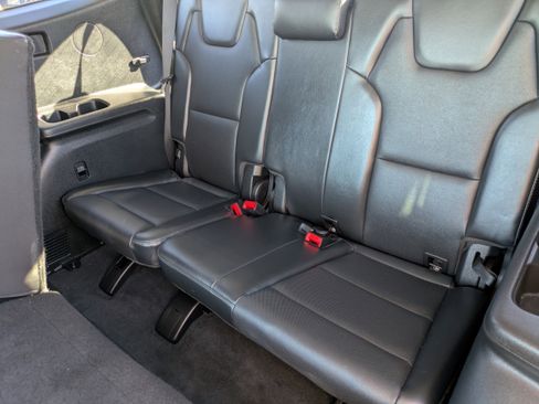 Used 2020 Kia Telluride EX image 16