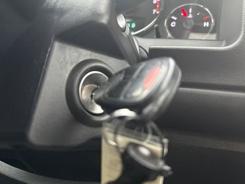 Used 2012 Jeep Liberty Limited Jet w/ Comfort/Convenience Group image 29