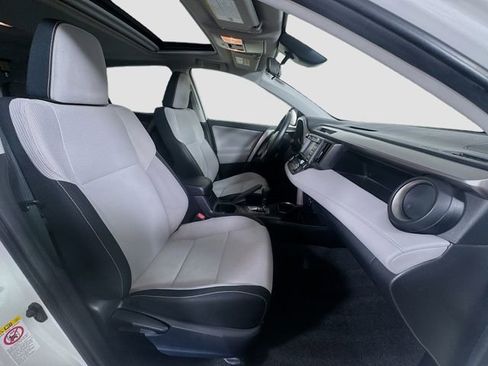 Used 2017 Toyota RAV4 XLE w/ Carpet Mat Package AWD/4WD image 30