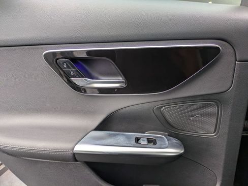 Used 2025 Mercedes-Benz C 300 4MATIC Sedan image 25