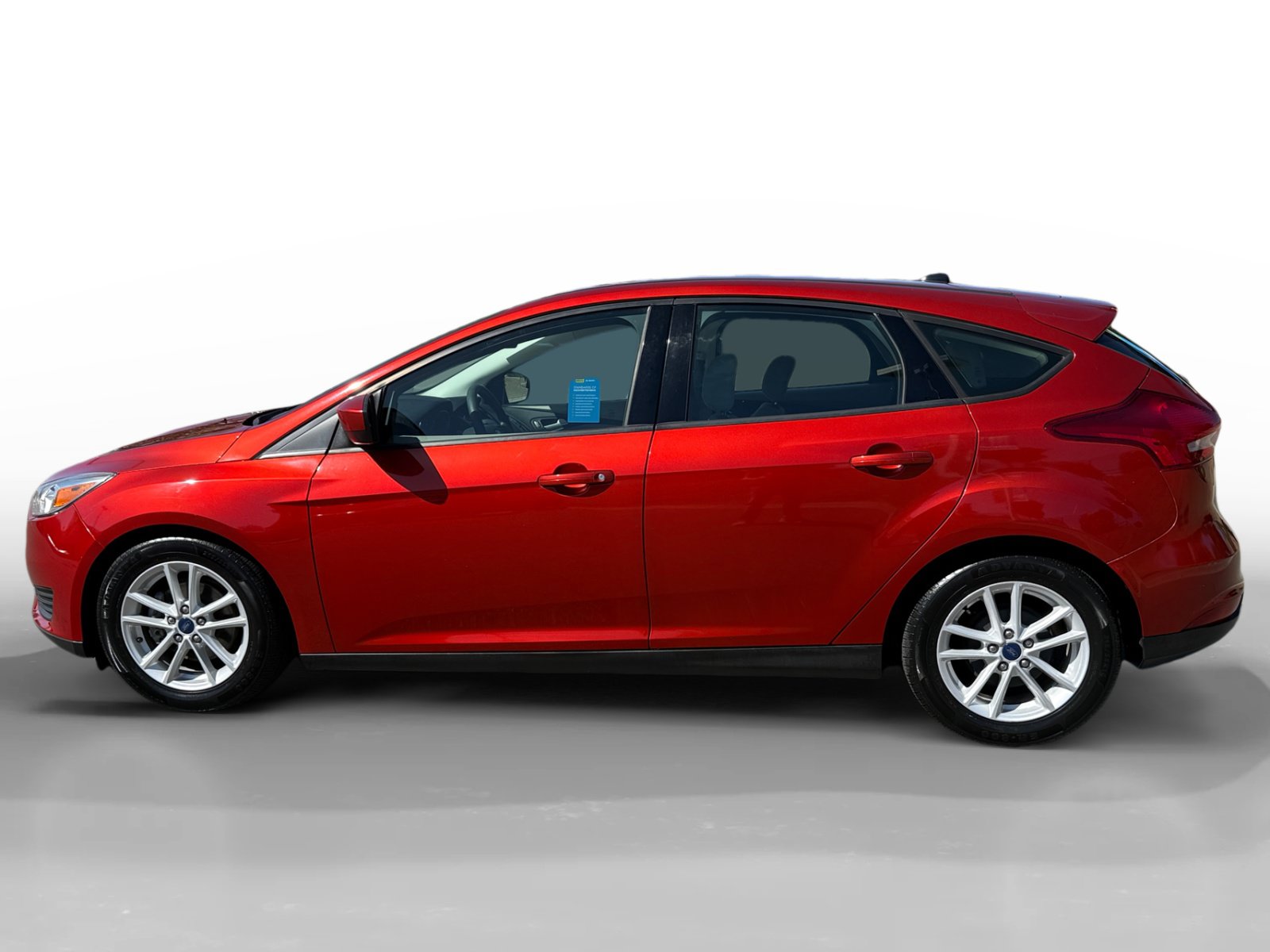 Used 2018 Ford Focus SE FWD image 2